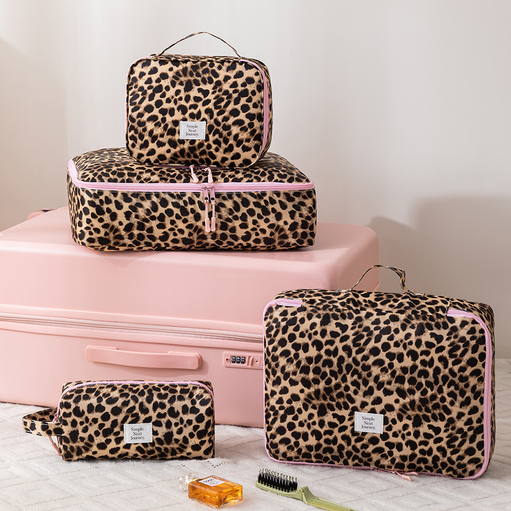 Kosmetyczka w panterkę, organi – Travel Accessories Organiser recenzja i cena